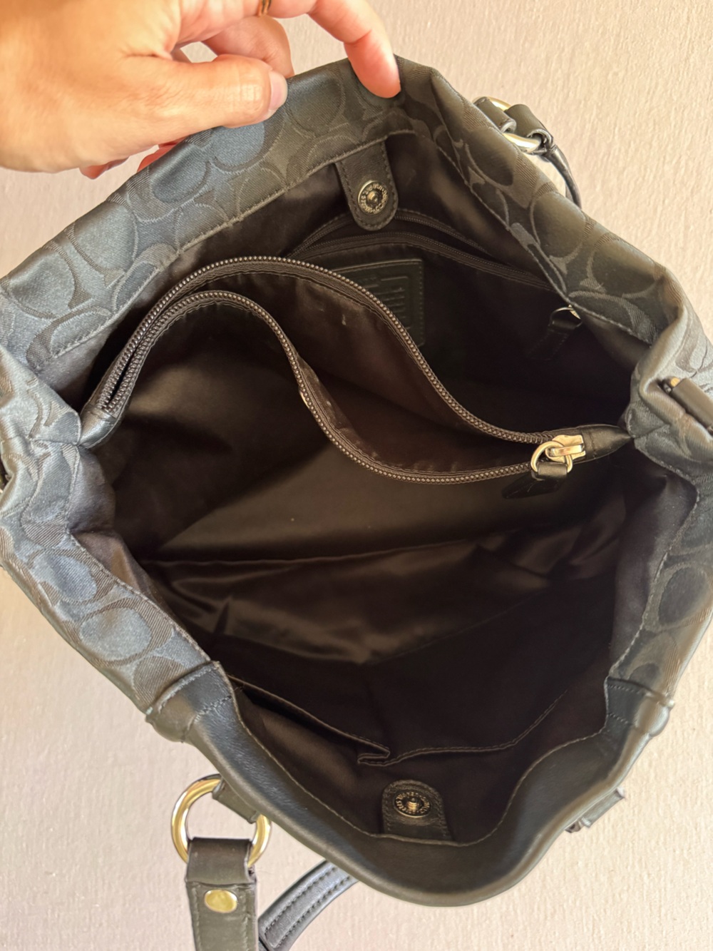 Y2K Coach Black Signature Tote with Logo Jacquard - Picture 6 of 13